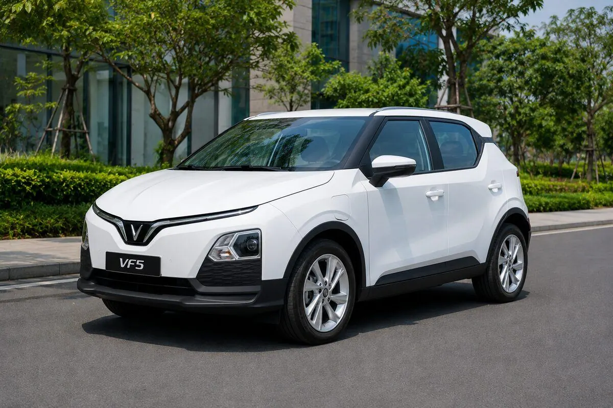Xe taxi điện VinFast VF5 của Dịch vụ Taxi Điện Long Xuyên tại Long Xuyên, An Giang